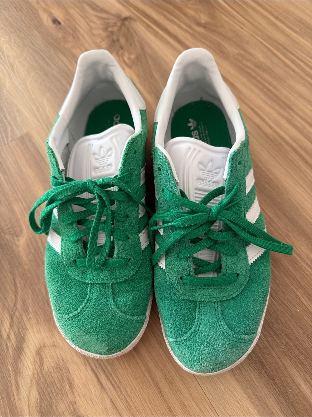 adidas men size 5 women 7 Green Suede Sneakers with White Stripes